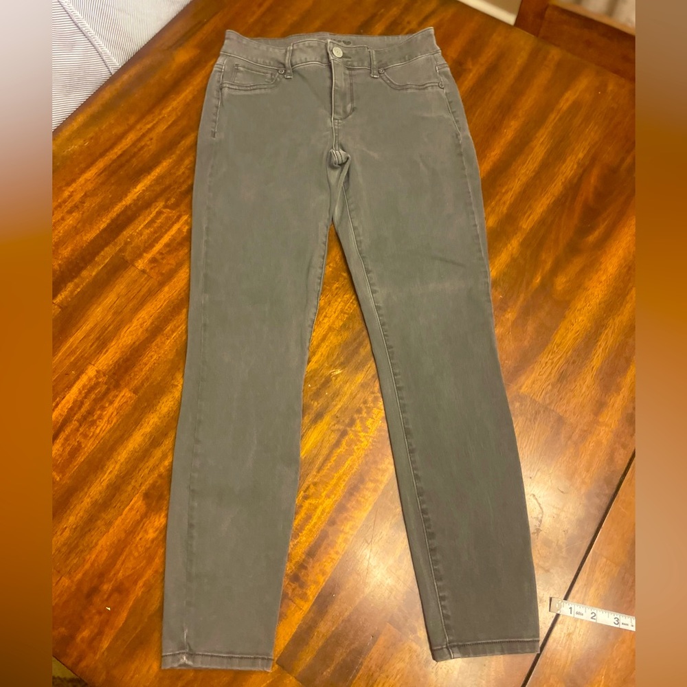 Maurice’s skinny jeans. Gray size s-small size 4.